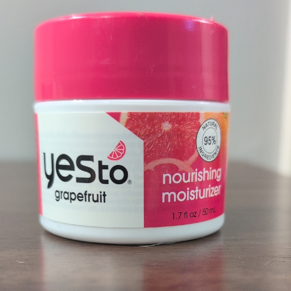 Yes To Grapefruit Nourishing & Brightening Moisturizer 1.7oz